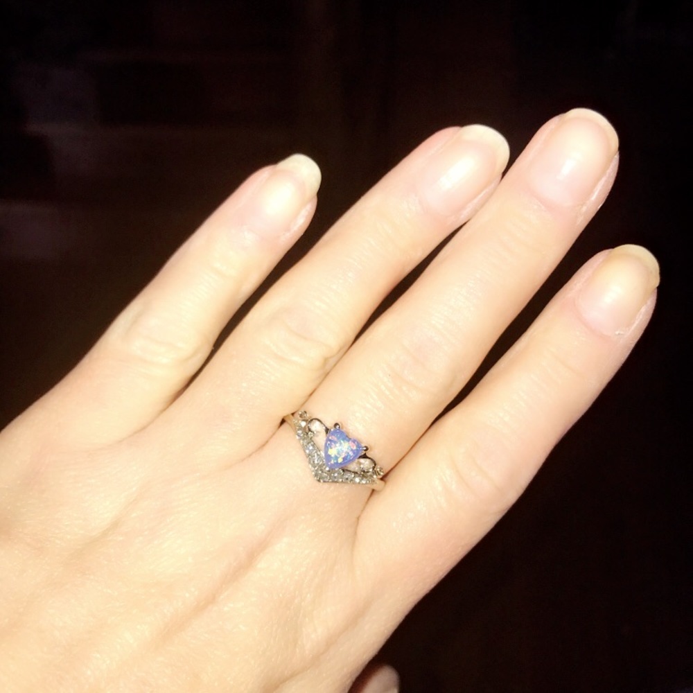 BRAND NEW .925S BLUE OPAL HEART RING - Picture 4 of 5